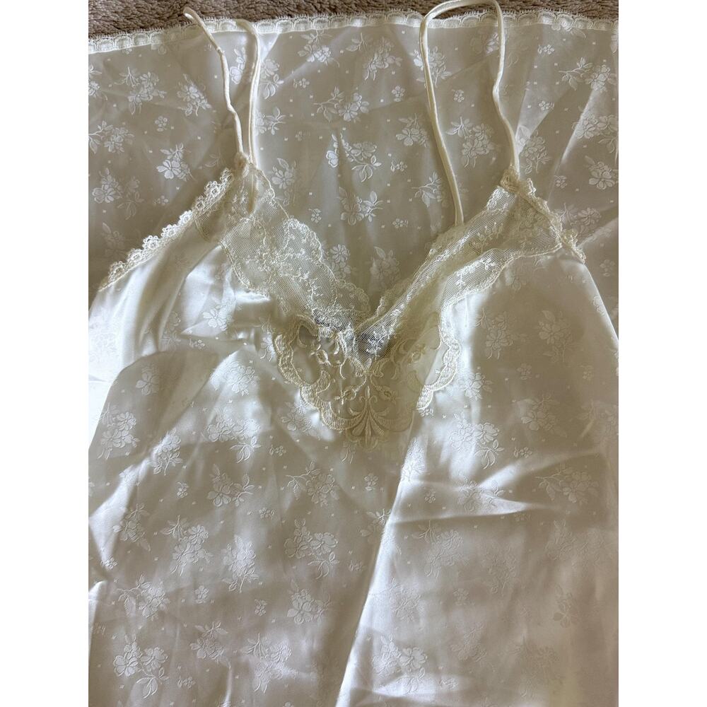Vintage Carole Hochman Ivory Lace Nightgown, Floral Jacquard Slip (Size Small) - Picture 4 of 9
